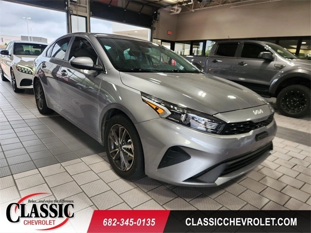 2024 Kia Forte LXS AT's photo