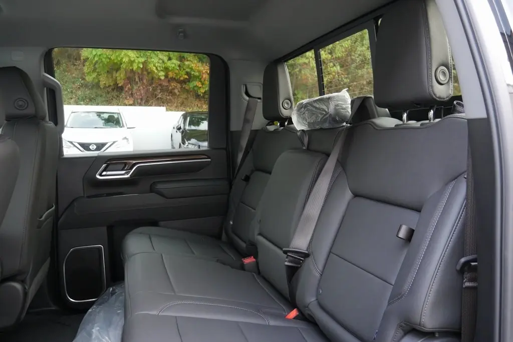2026 Chevrolet Silverado LT photo 27