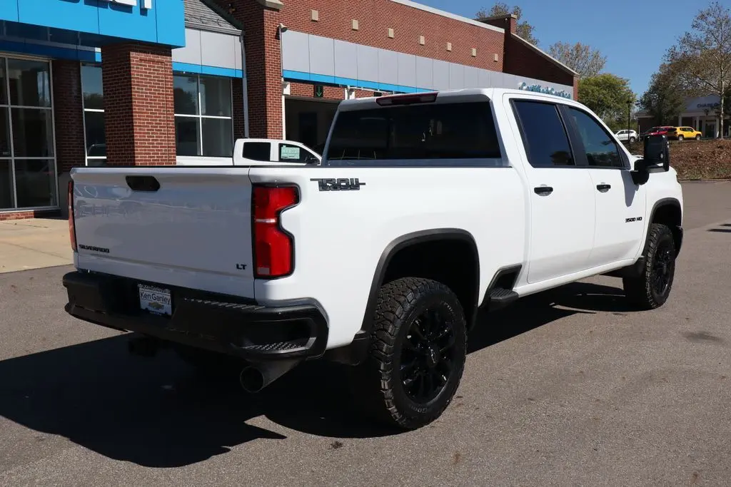 2026 Chevrolet Silverado LT photo 33