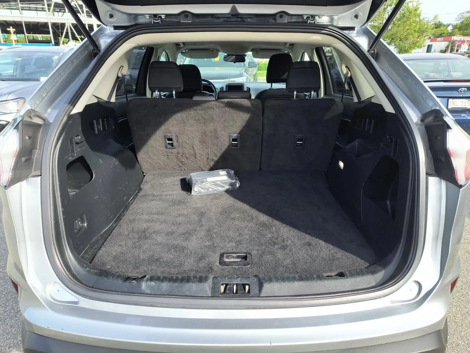 2022 Ford Edge SE photo 11