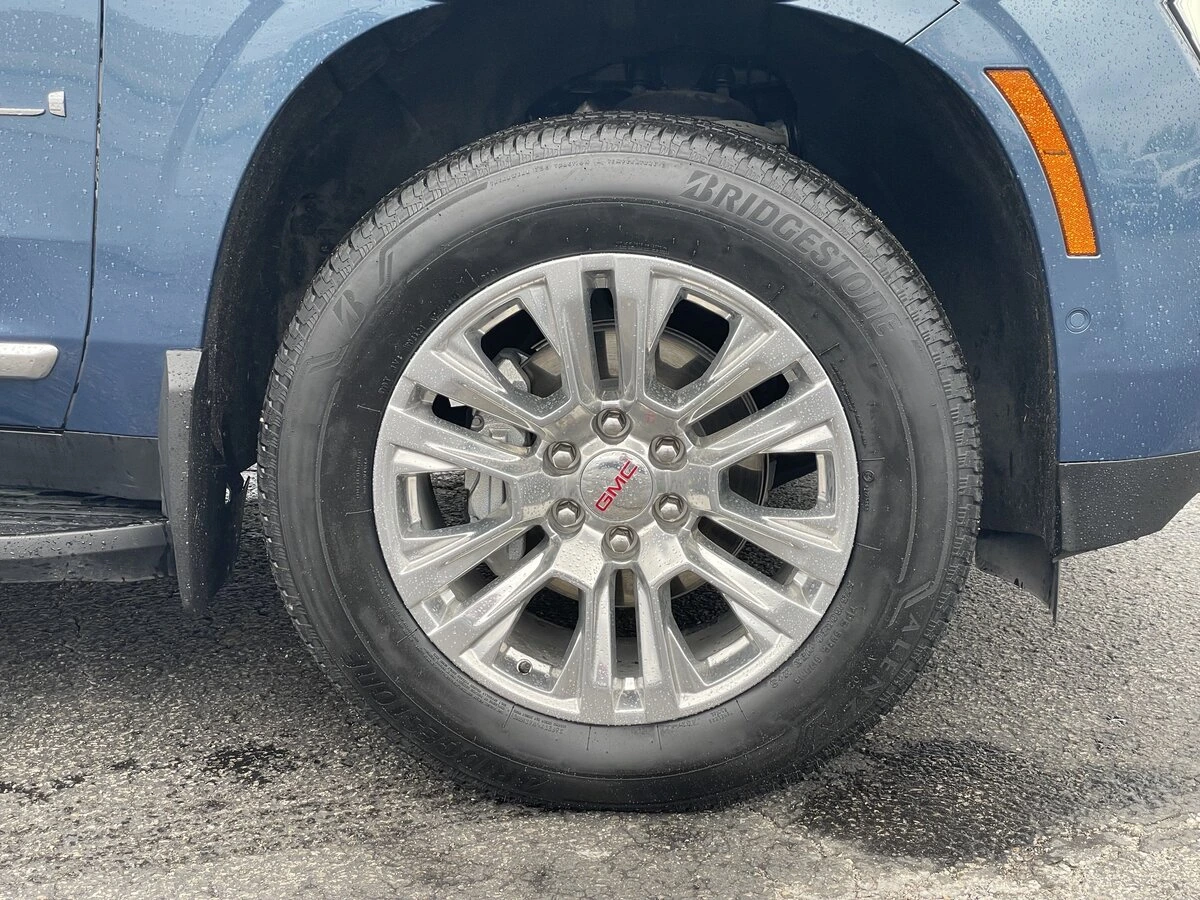 2025 GMC Yukon XL Denali - Photo 10