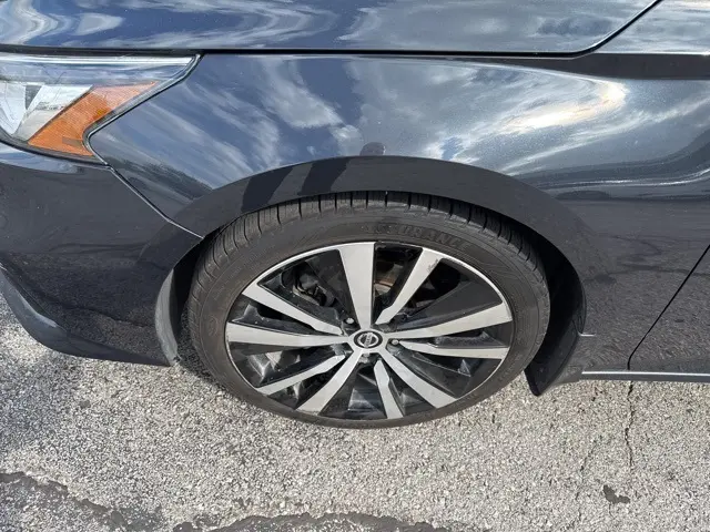 2020 Nissan Altima 2.5 Platinum photo 4