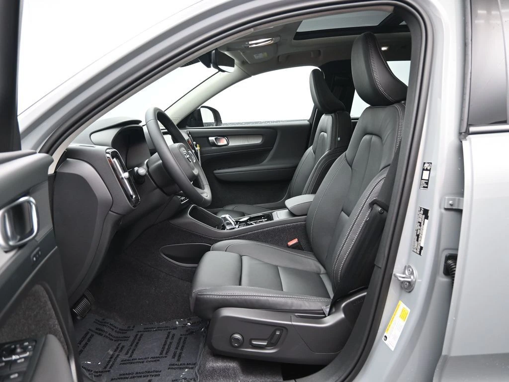 2026 Volvo XC40 Plus - Photo 21