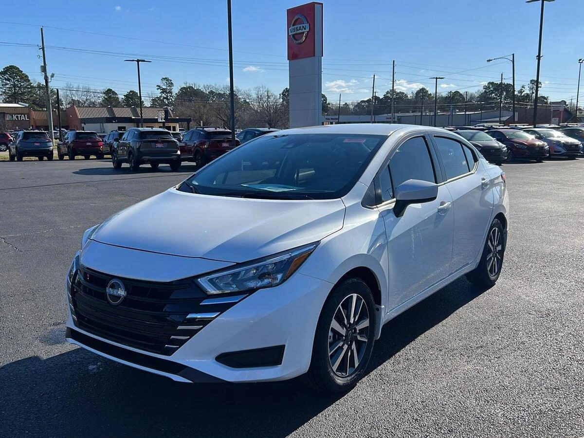 2025 Nissan Versa Sedan SV's photo