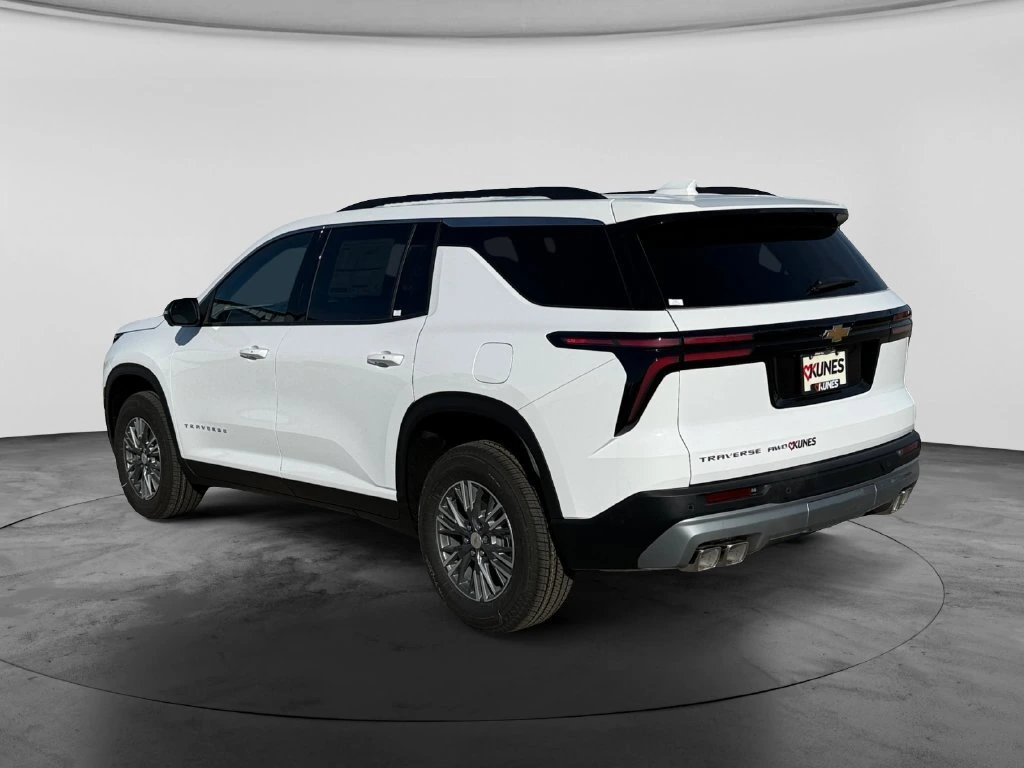 2027 Chevrolet Traverse LT - Photo 6