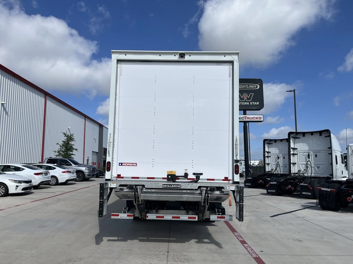 2027 Freightliner M2 106 — photo 6