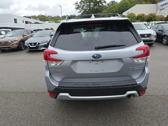 2019 Subaru Forester Touring photo 4