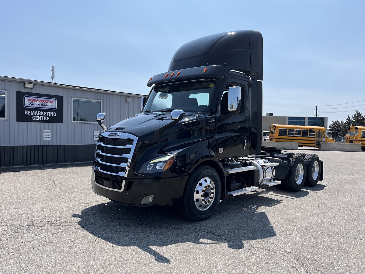 2023 FREIGHTLINER Cascadia