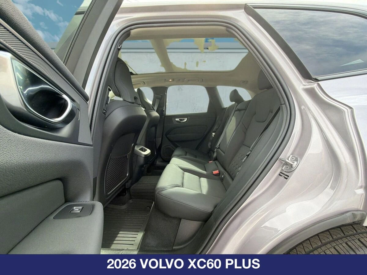 2026 Volvo - image 26