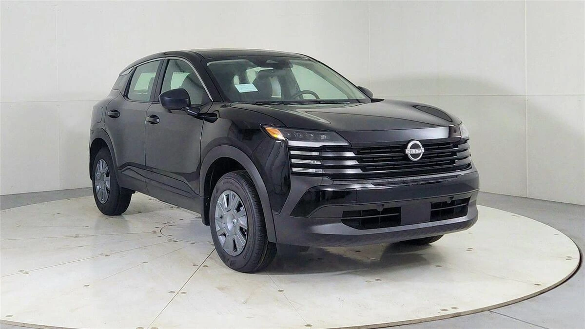 2026 Nissan KICKS S's photo