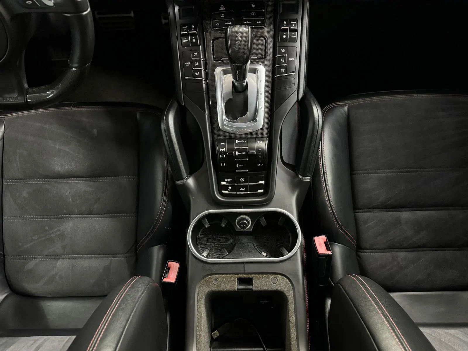 2013 Porsche Cayenne GTS photo 22