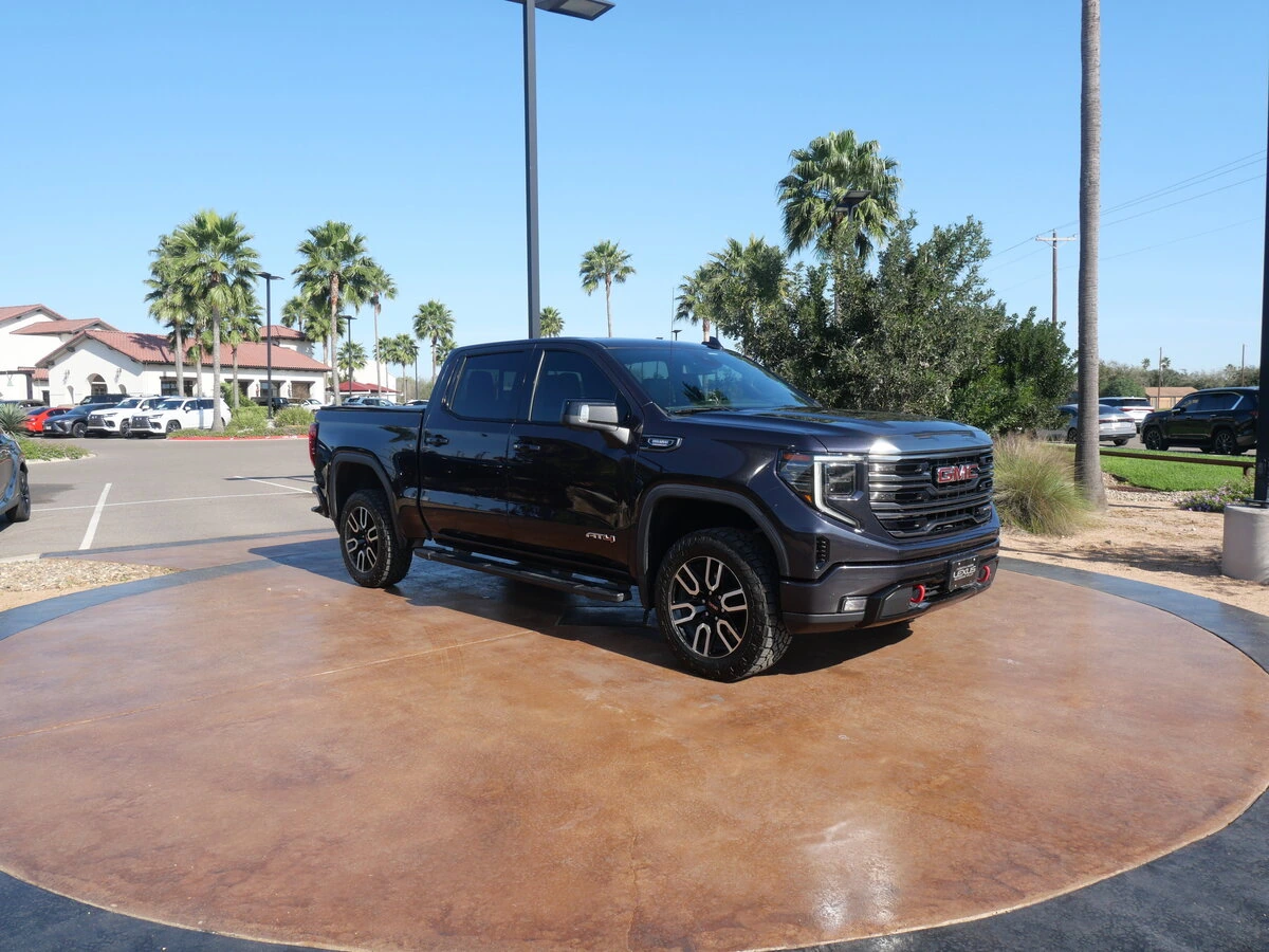 2022 GMC Sierra 1500 AT4's photo