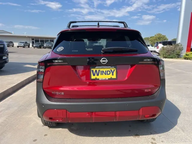 2026 Nissan Kicks SR photo 6