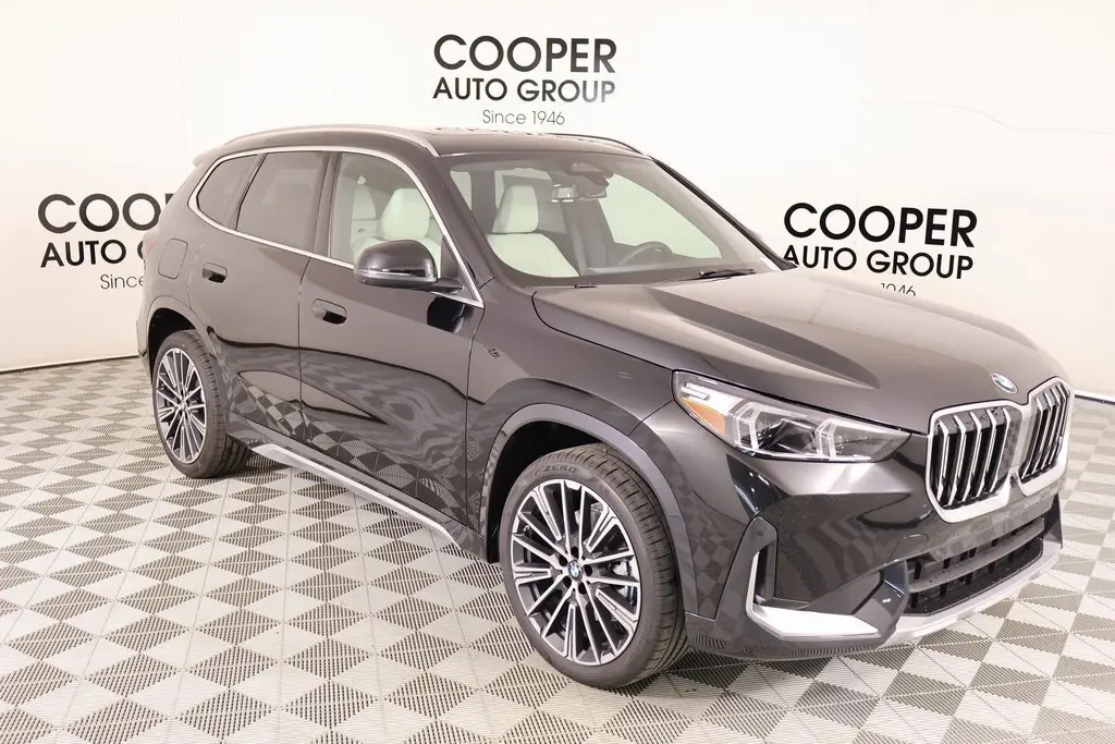 2026 BMW X1 28i's photo