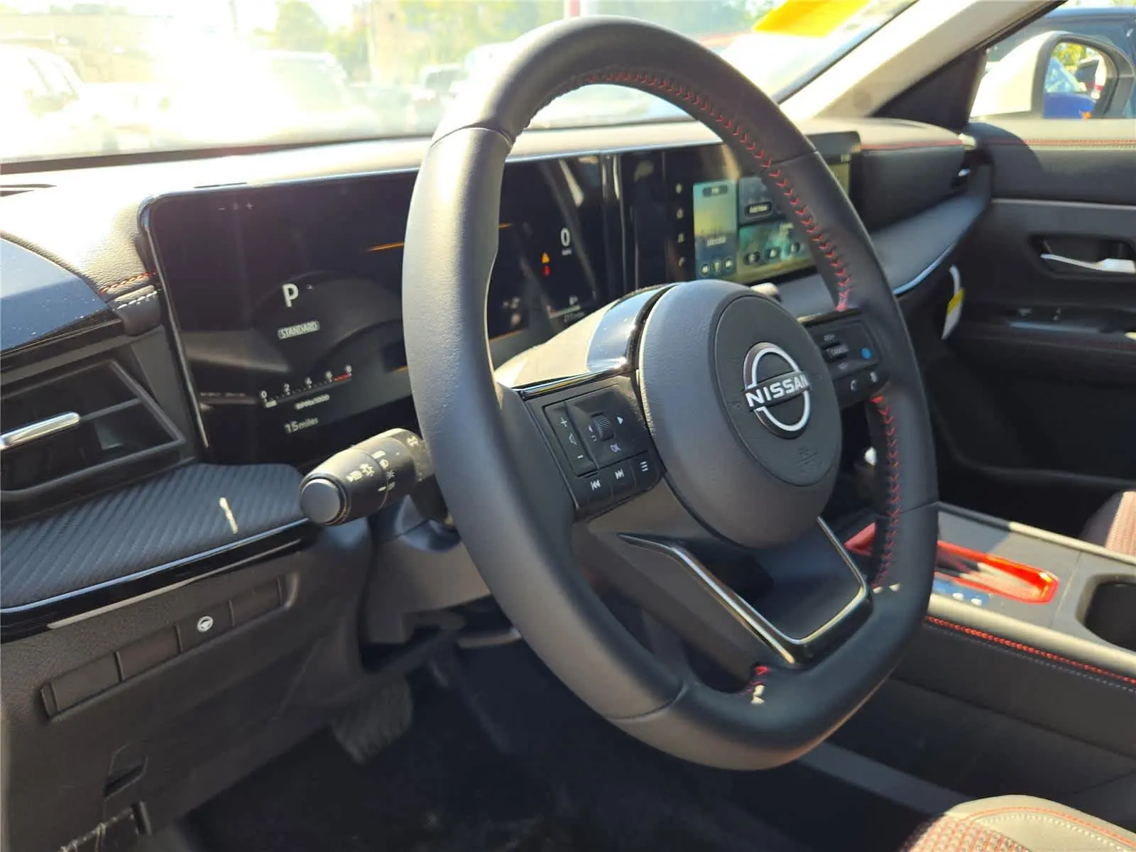 2025 Nissan Kicks SR photo 7