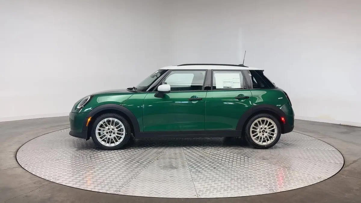 2026 Mini Cooper 4 Door Hardtop photo 3