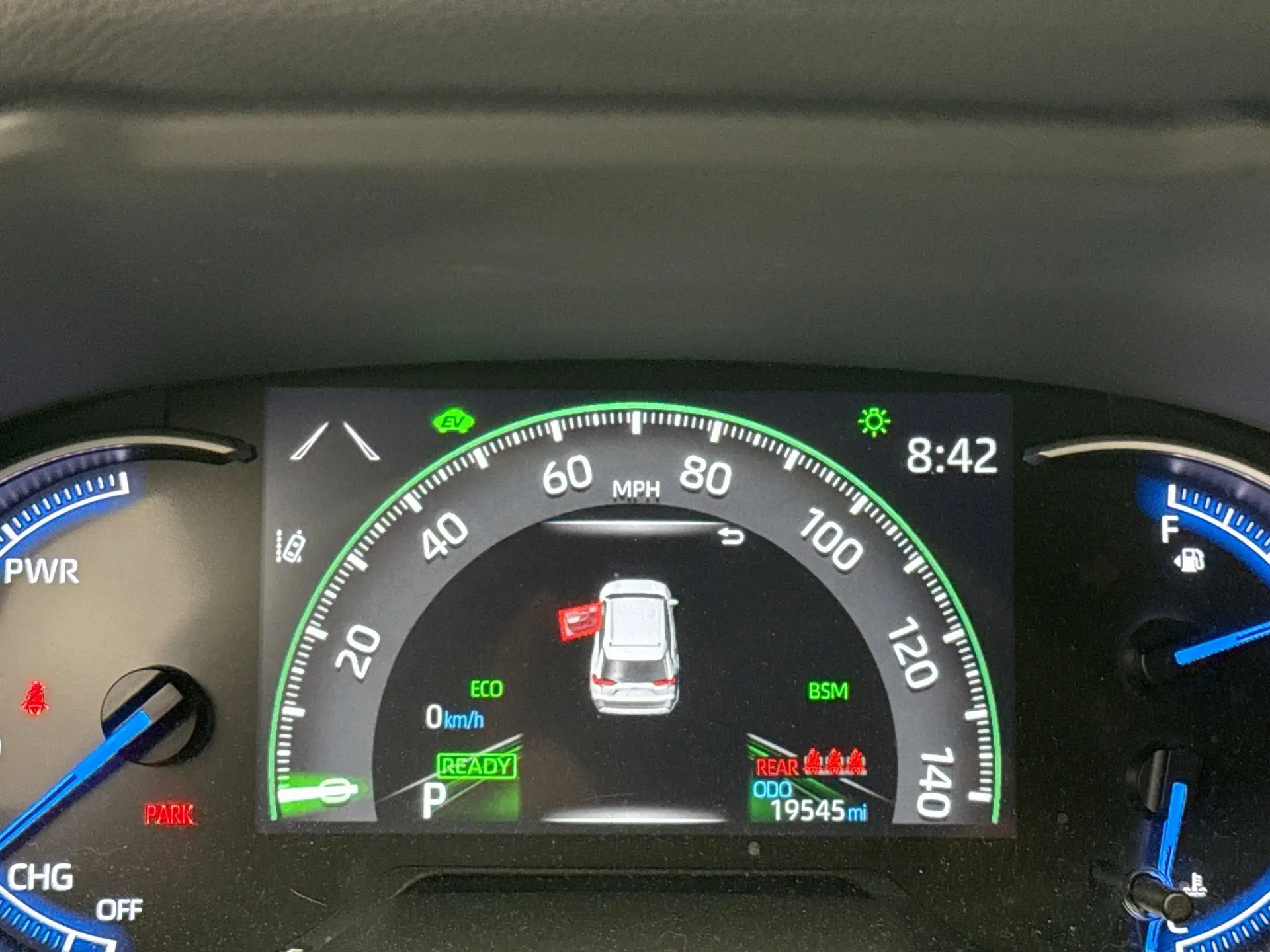 2023 Toyota RAV4 Hybrid SE photo 8