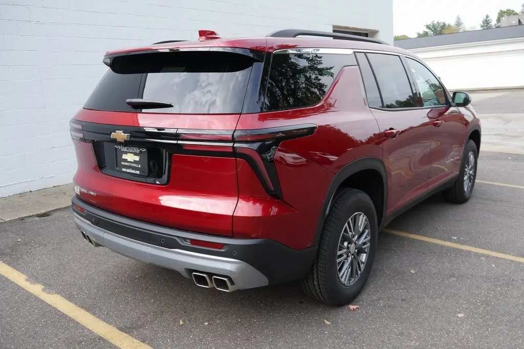 2026 Chevrolet Traverse 2LT photo 7