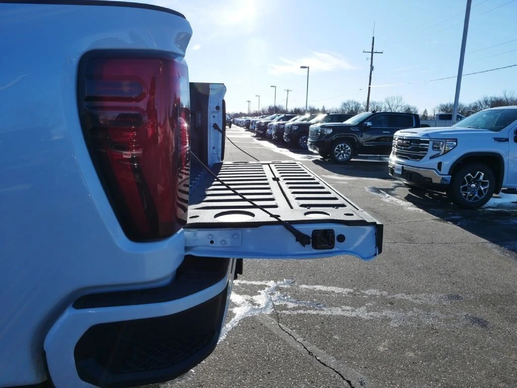 2026 GMC Sierra 3500HD Denali - Photo 7