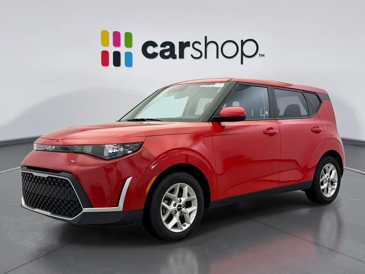 2024 Kia Soul LX's photo