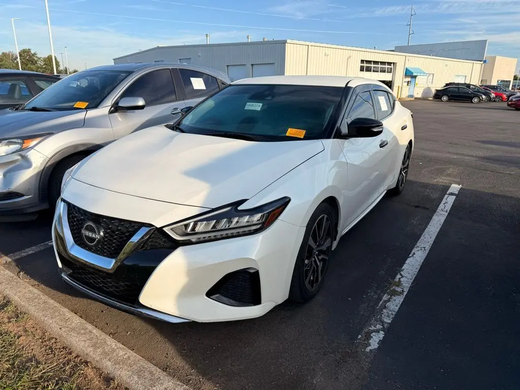2023 Nissan Maxima SV photo 5