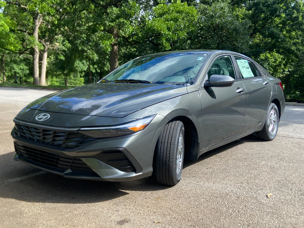 2026 Hyundai Elantra 2.0 SE IVT's photo