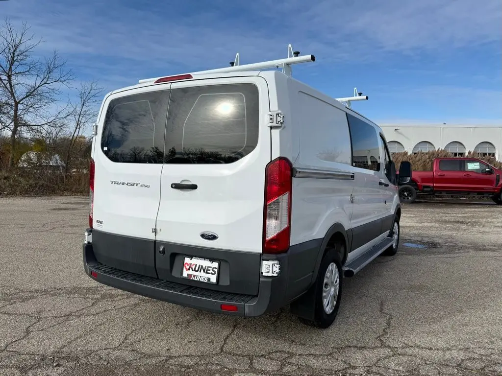 2018 Ford Transit photo 3