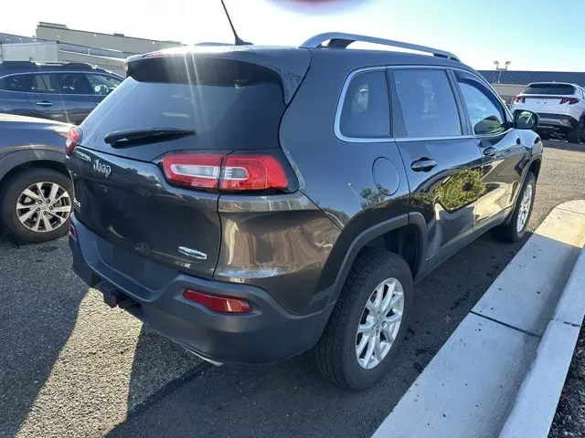 2015 Jeep Cherokee Latitude photo 4