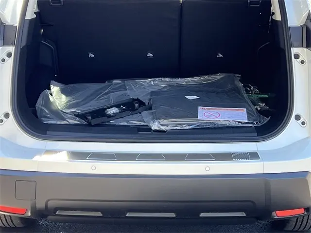 2026 Nissan Rogue SV photo 4