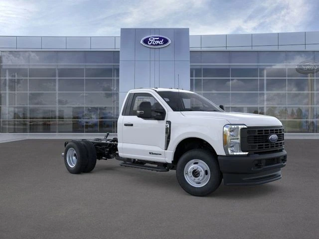 2026 Ford F-350 Super Duty Chassis Cab XL's photo