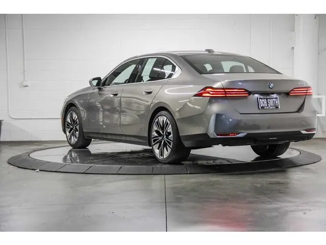 2025 Bmw 530i Sedan photo 4