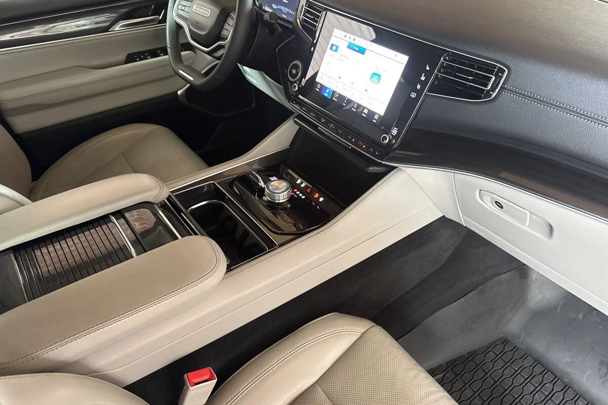 2023 Jeep Wagoneer Series I - Photo 17