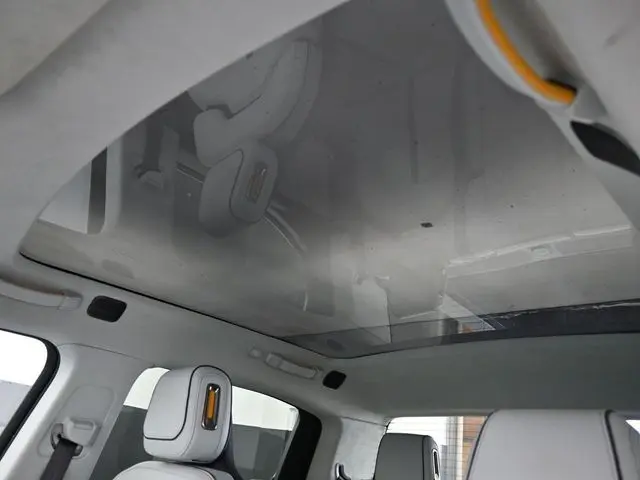 2022 Rivian R1T Adventure photo 13