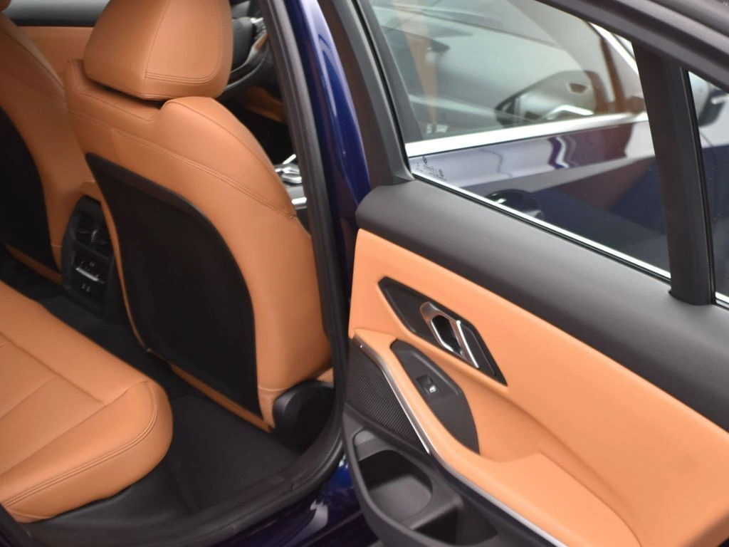 2026 BMW 3 Series 330i - Photo 16