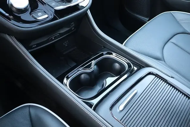 2026 Chrysler Pacifica Limited photo 23