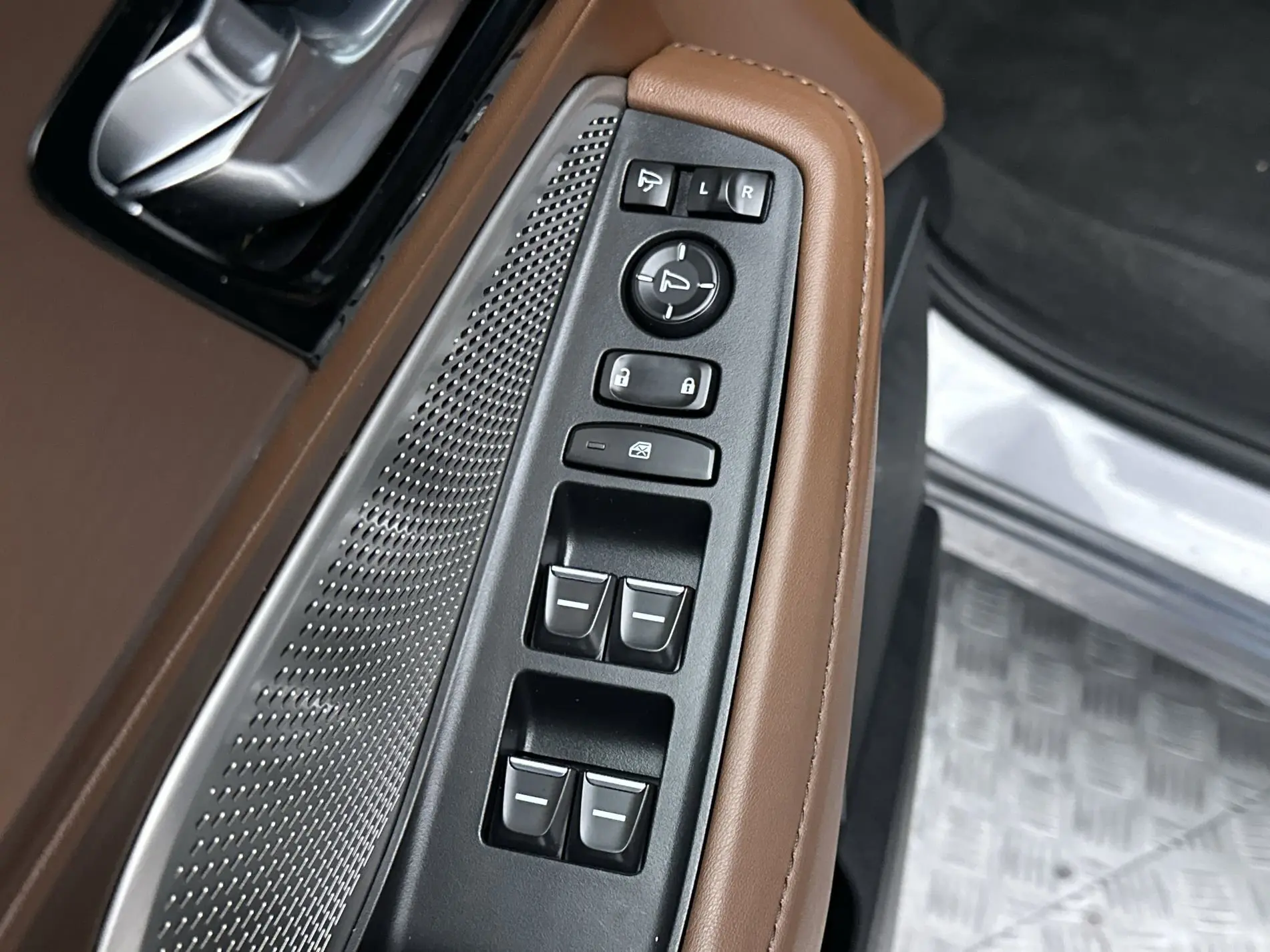 2023 Acura MDX SH-AWD Technology photo 13