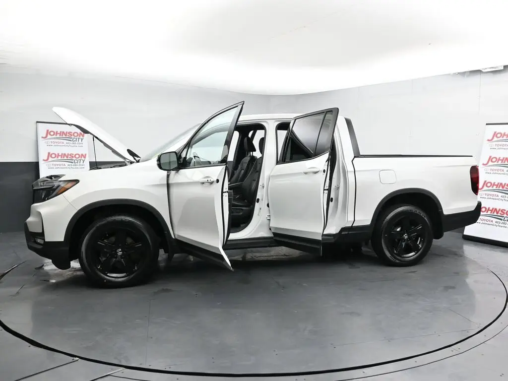 2023 Honda Ridgeline Black Edition photo 46