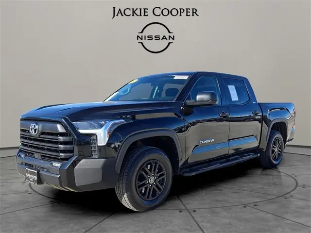 2022 Toyota Tundra SR5's photo