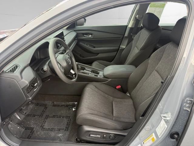 2025 Honda Accord SE - Photo 9