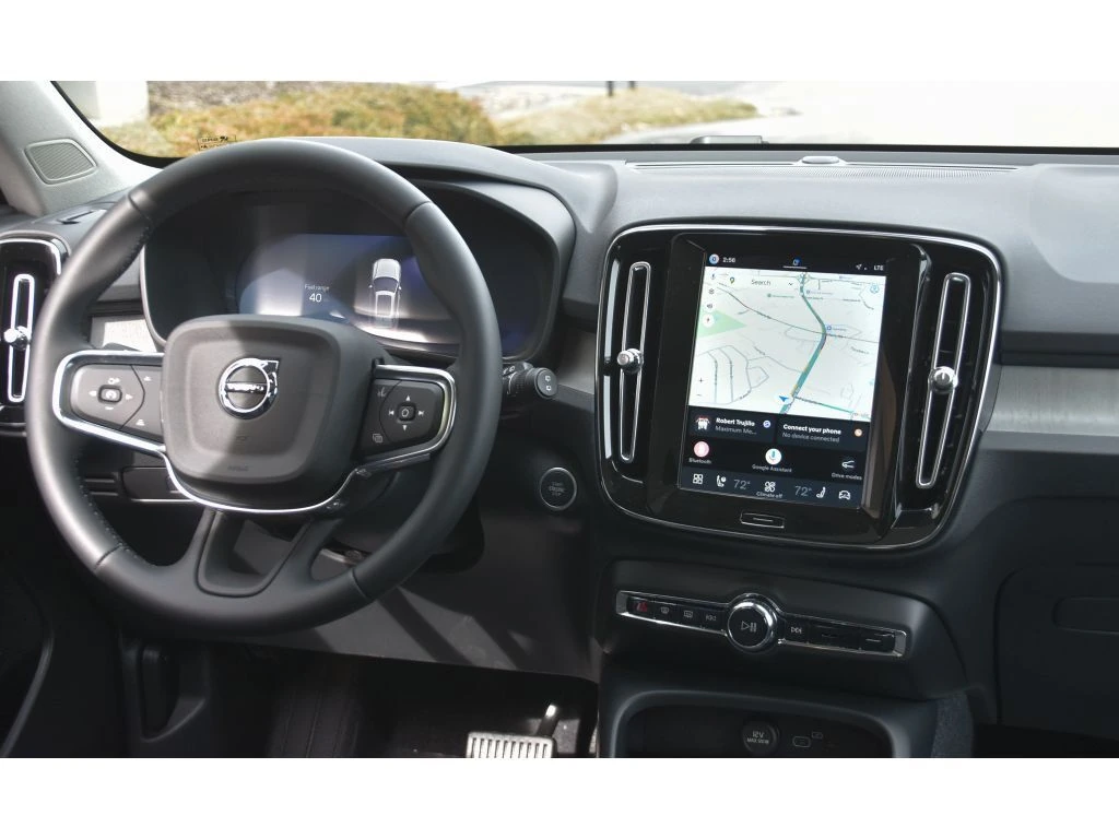 2026 Volvo - image 15