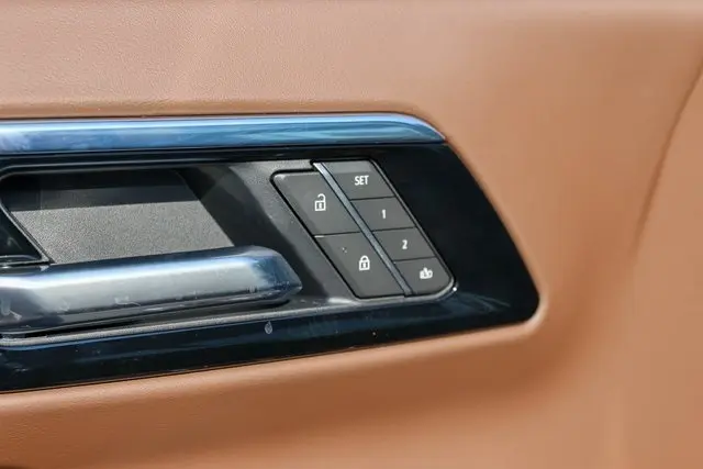 2026 Chevrolet Suburban High Country photo 12