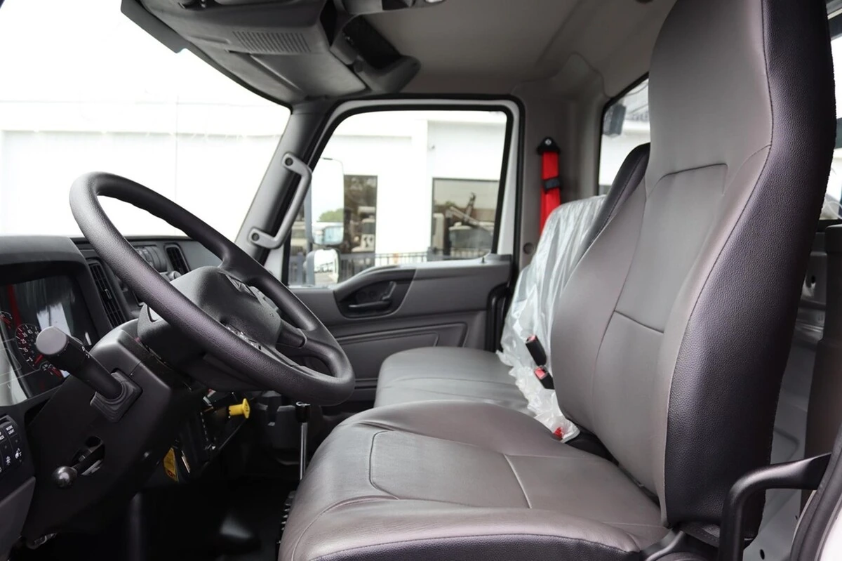 2025 International MV in Ronkonkoma, NY — photo 6