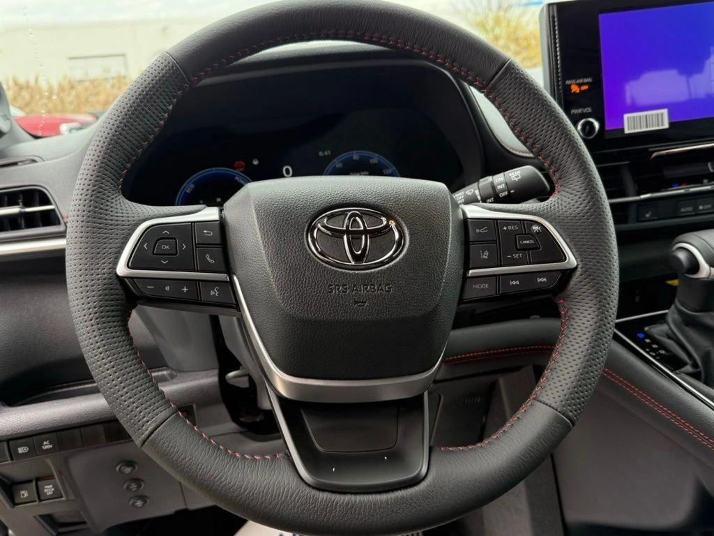 2025 Toyota Sienna XSE - Photo 37