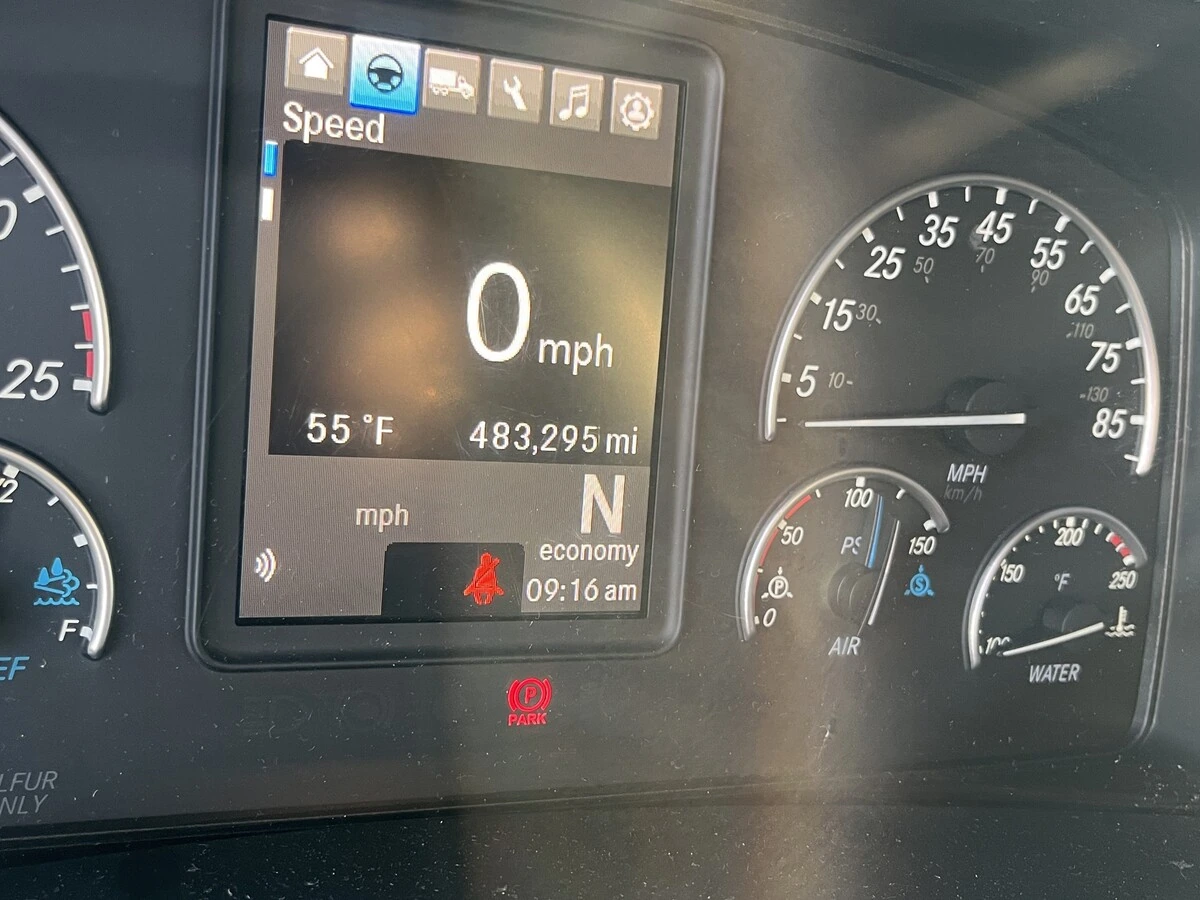 2024 Freightliner Cascadia - image 28