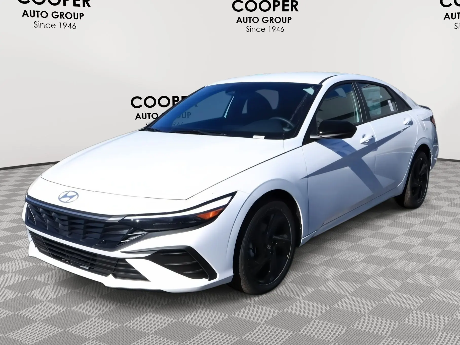 2026 Hyundai Elantra SEL Sport photo 3