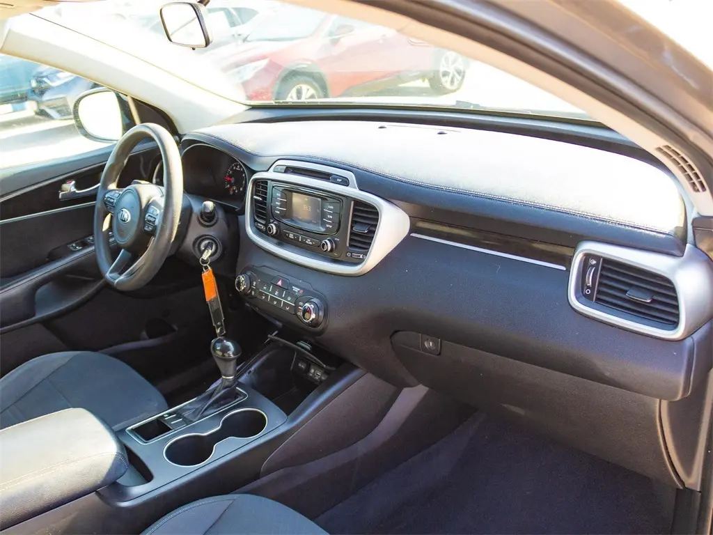 2017 Kia Sorento LX photo 11