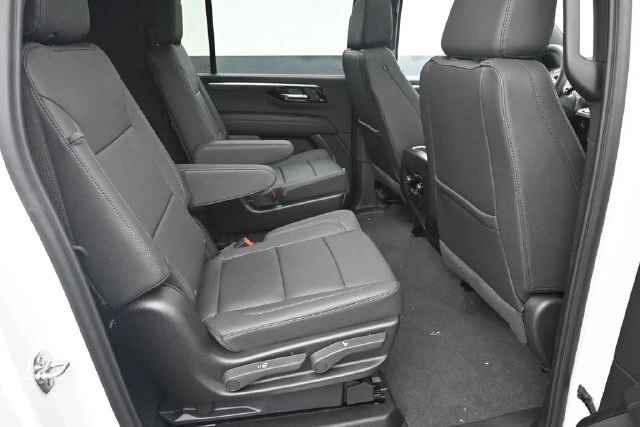 2026 Chevrolet Suburban LT - Photo 27