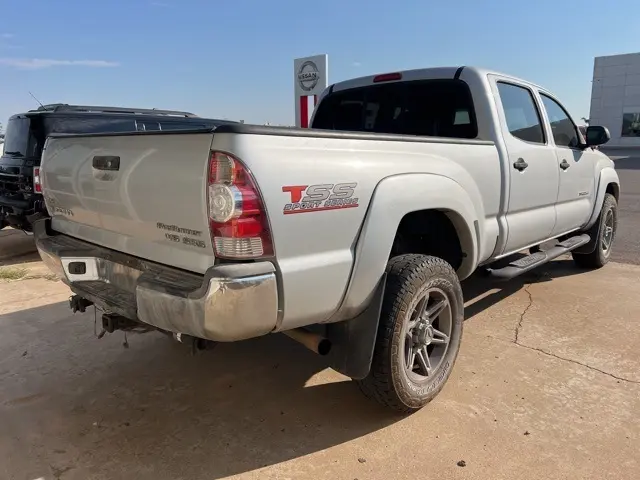 2013 Toyota Tacoma PreRunner V6 photo 3