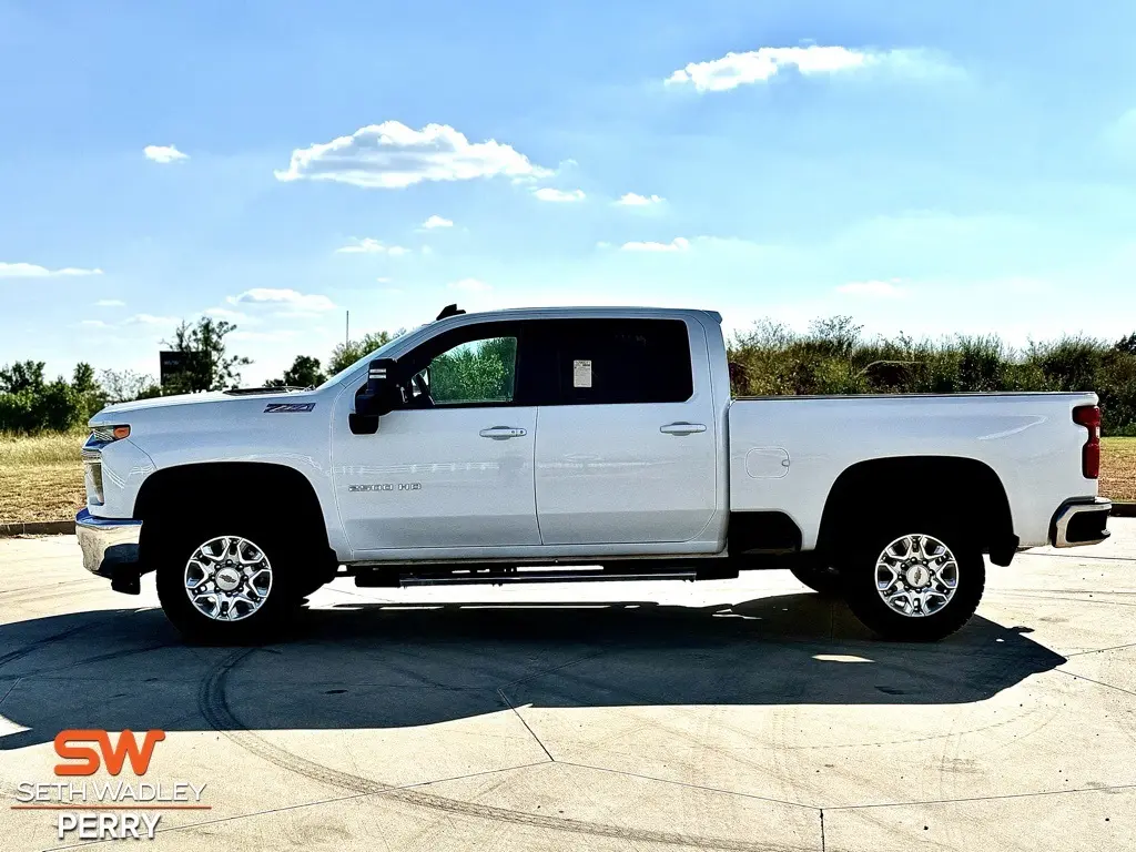 2023 Chevrolet Silverado 2500HD LT photo 4