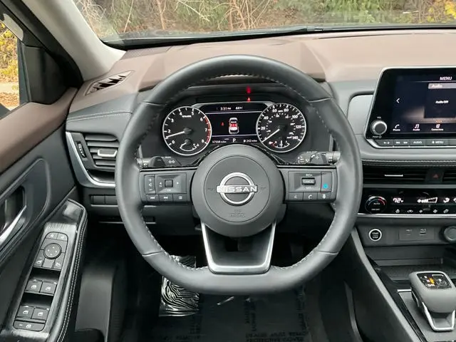 2023 Nissan Rogue SV photo 4